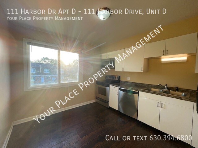 Building Photo - 111 Harbor Dr