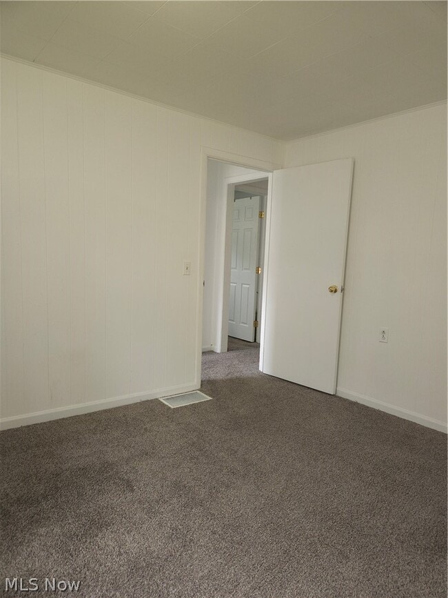 Building Photo - 4660 Darrow Rd