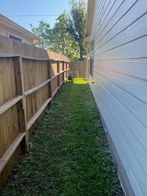 Building Photo - 13543 Ambrose St