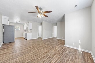 Building Photo - 209 Lexington Dr