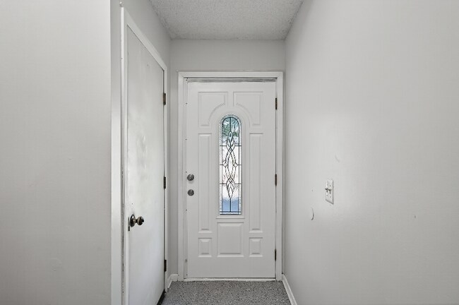Foto del edificio - 1803 Hale Ave N