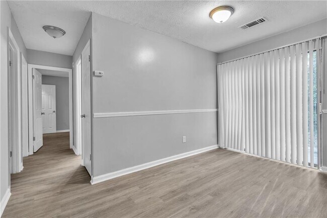 Foto del edificio - 8883 Homewood Dr