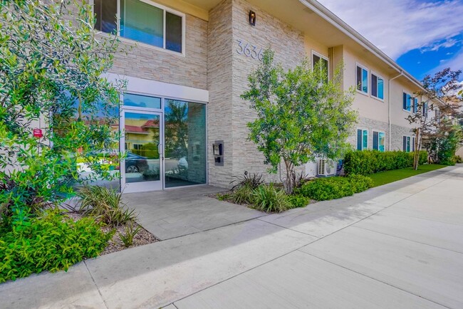 Foto del interior - 3636 W Imperial Hwy (B)