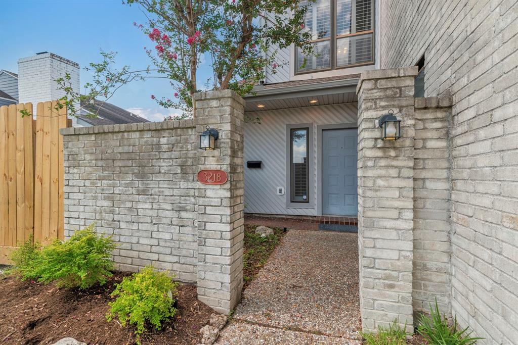 Primary Photo - 3218 Freshmeadows Dr