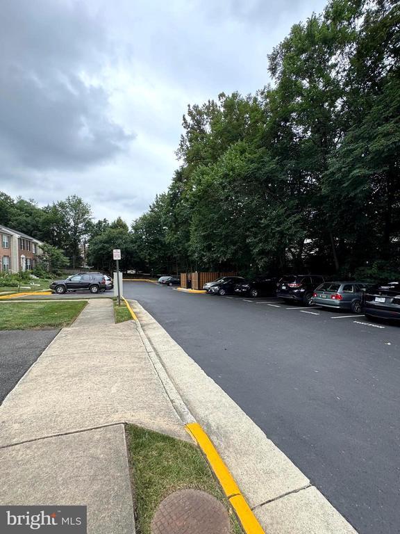 Foto del edificio - 4031 Quiet Creek Dr