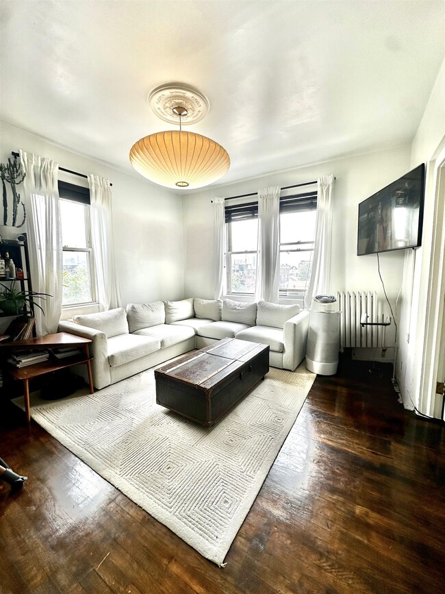 Building Photo - 34 74th St