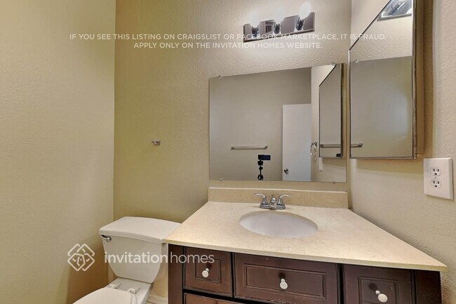 Building Photo - 1750 W Union Hills Dr
