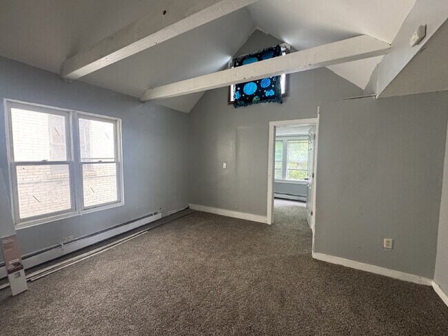 Building Photo - Spacious 3-Bedroom upper unit on Park Ave S – 1200 Sq Ft of Comfort in Minneapolis, Section 8 Wel...