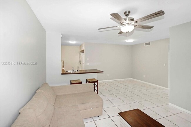 Foto del edificio - 2530 W 67th Pl