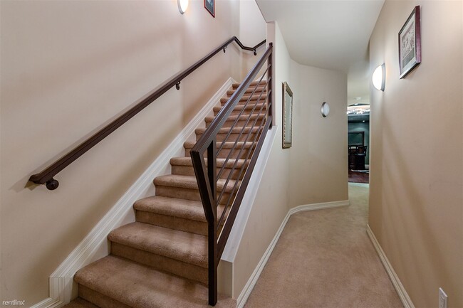 Foto del edificio - 3 br, 3.5 bath Townhome - 2529 Tremont Place