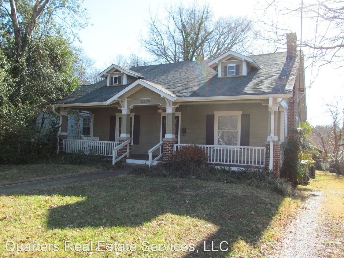 Primary Photo - 2250 Rosewood Ave