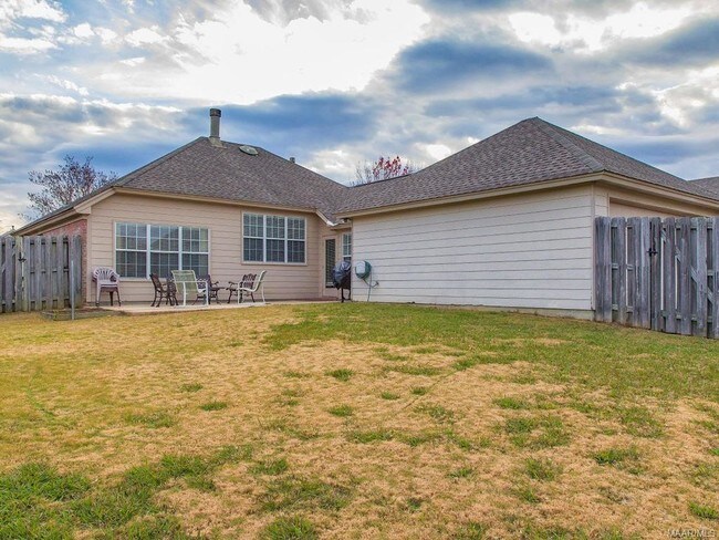 Foto del edificio - 8970 Stoneridge Pl