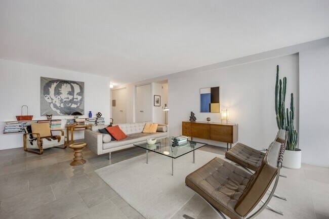 Foto del edificio - 330 W Diversey Pkwy