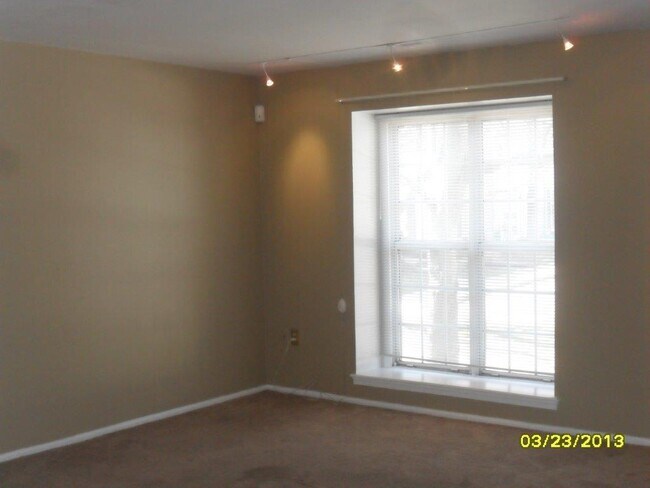 Sala de estar - 3843 Kearnys Inn Pl