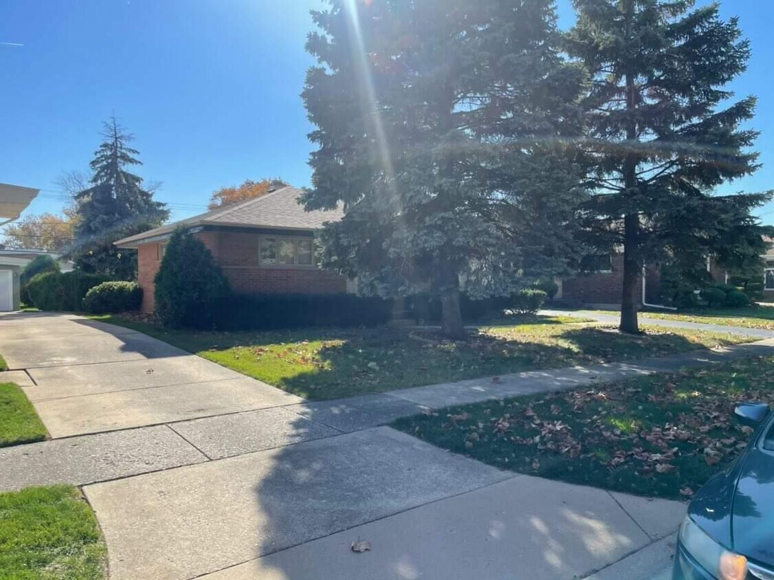 10821 Hastings St, Westchester, IL 60154 House Rental in Westchester