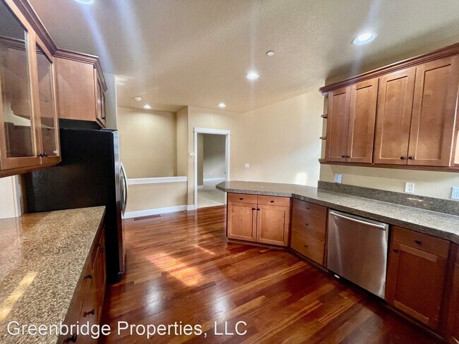 Foto del edificio - 3 br, 2.5 bath House - 8557 SE Bristol Par...