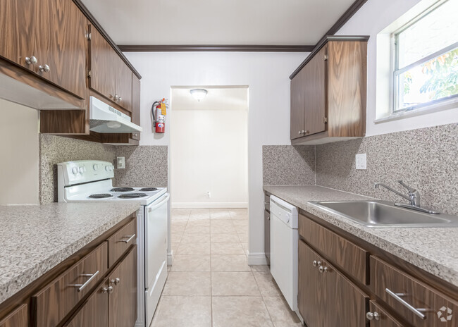 2 BD KITCHEN (1100 SF) - Imperial At Kendall Apartments