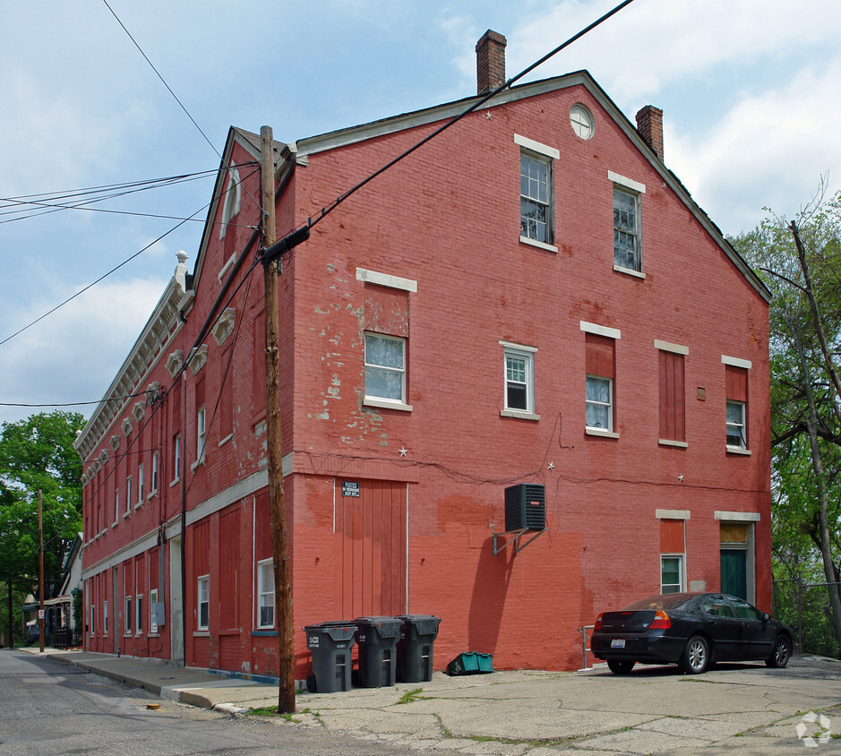 Primary Photo - 1286-1294 Parkway Ave