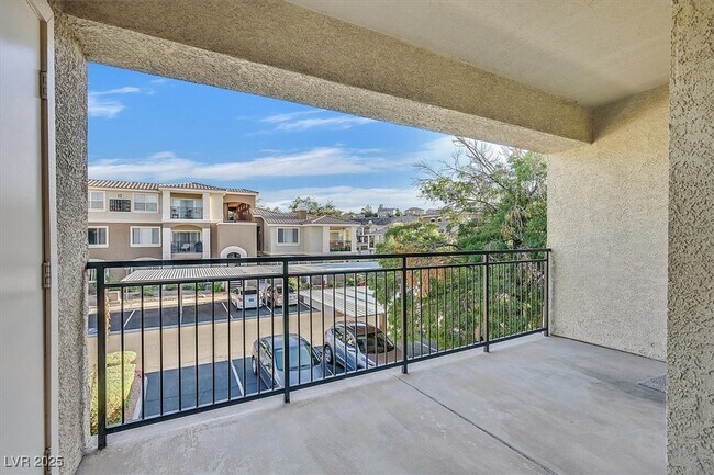 Building Photo - 2900 Sunridge Heights Pkwy