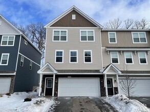 Building Photo - 9622 Olive Ln N