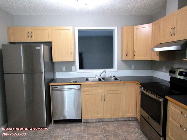 Kitchen - 213 Copperfield Ln SE