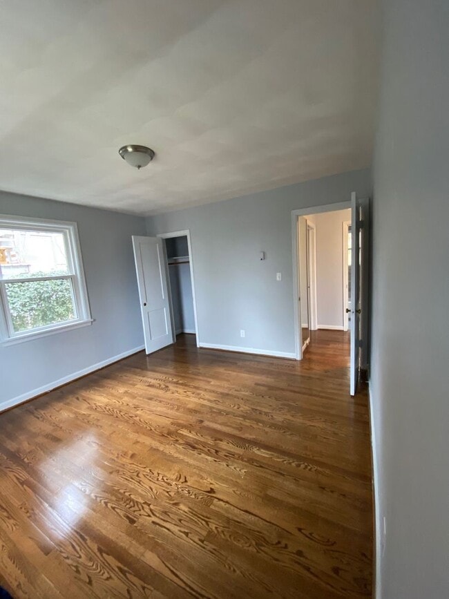 Building Photo - House for Rent