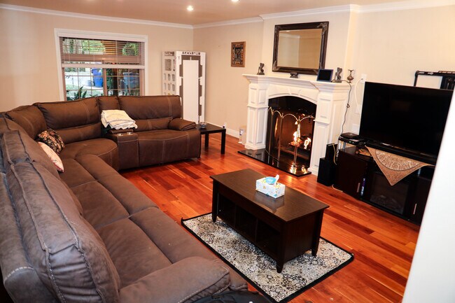 Foto del edificio - 7716 Faust Ave