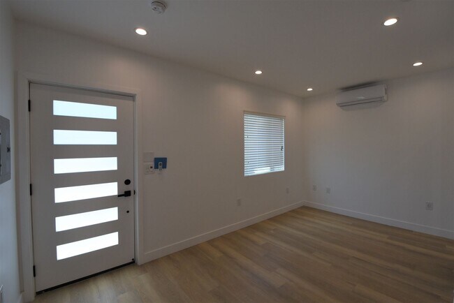 Building Photo - 10855 Morrison St