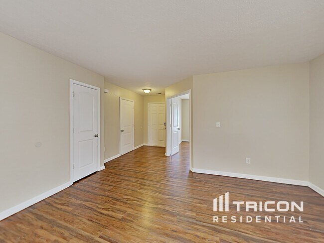 Building Photo - 5904 Mosaic Place Indianapolis IN
