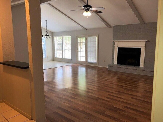 Building Photo - 13707 Greywood Dr
