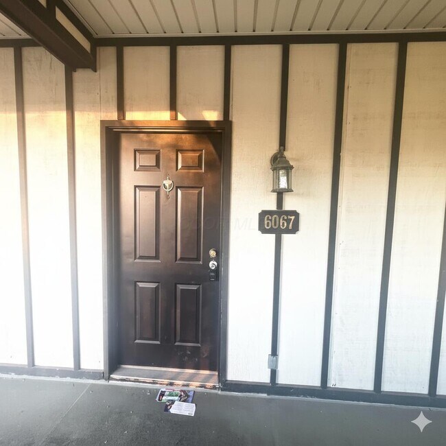 Foto del edificio - 6067 Craughwell Ln