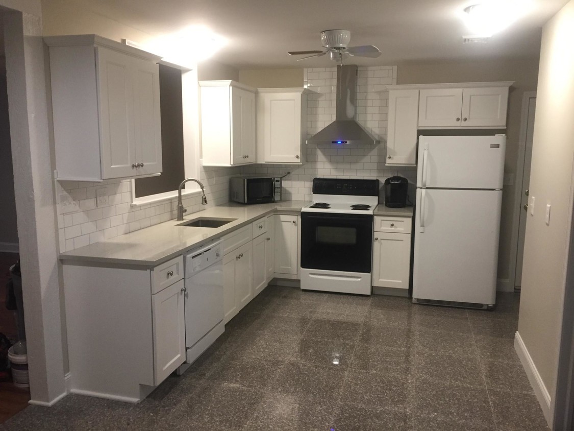 Kitchen - 4621 Cold Spring Creamery Rd