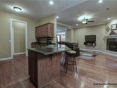 Foto principal - 656 W Foothills Dr