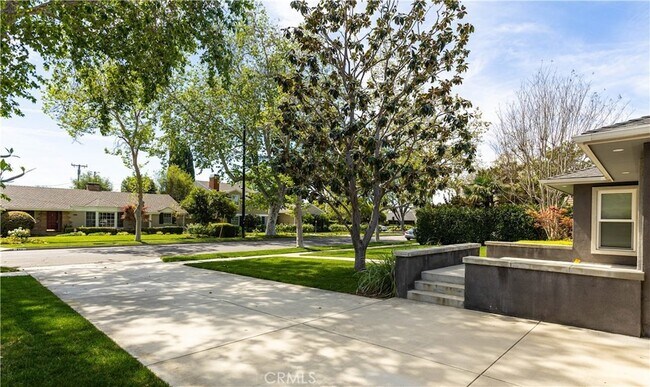 Foto del edificio - 933 W Riviera Dr