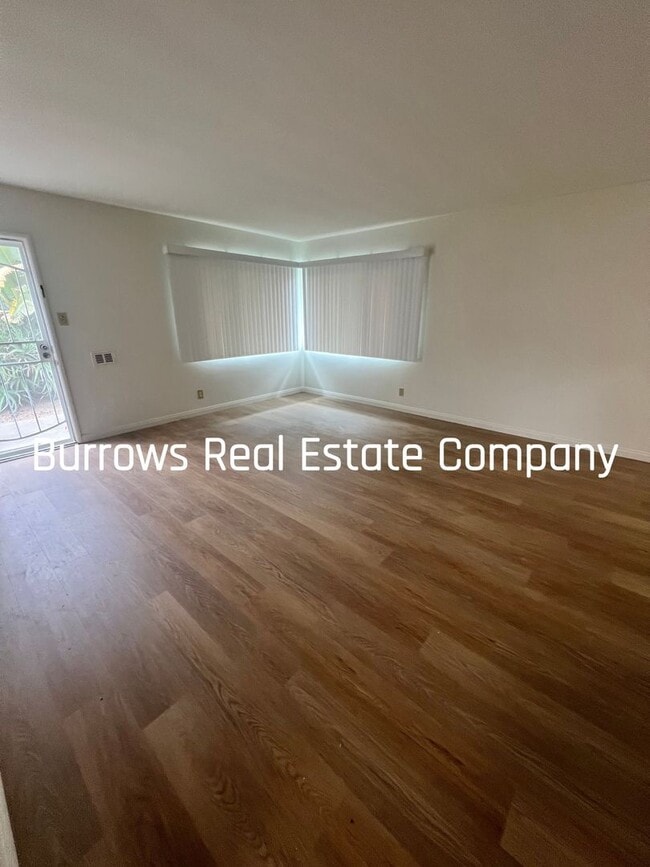 Building Photo - Single story 2 bedroom, 1 bathroom apartme...