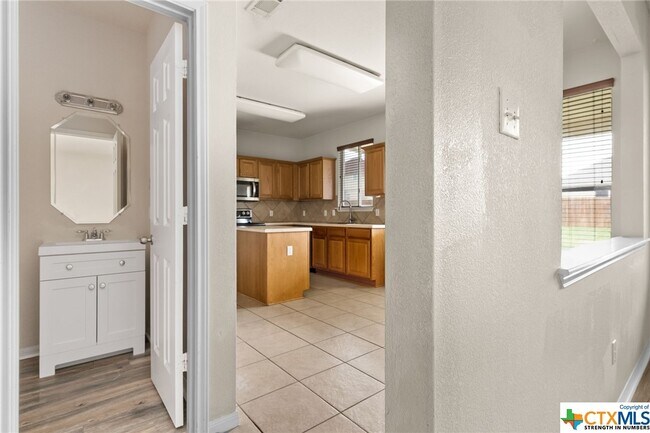 Foto del edificio - 6202 Bridgewood Dr