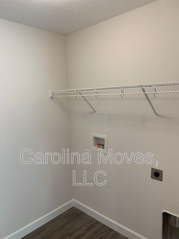 Building Photo - 147 Cosmos Ln