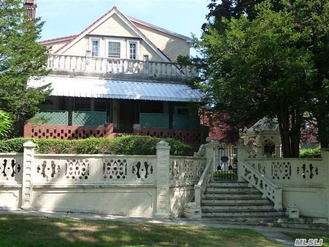 Primary Photo - 231 Manorhaven Blvd