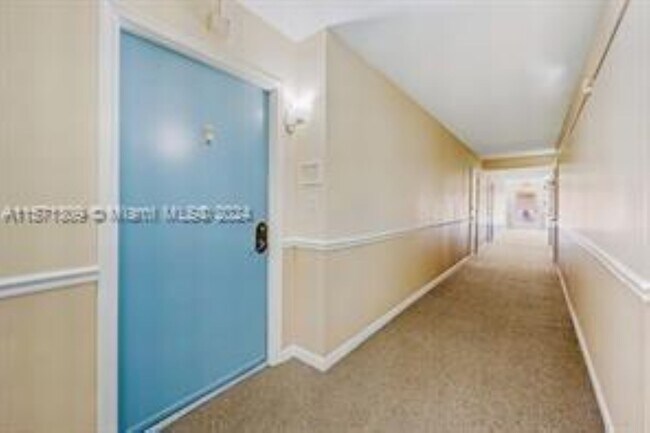Foto del edificio - 124 NE 19th Ct