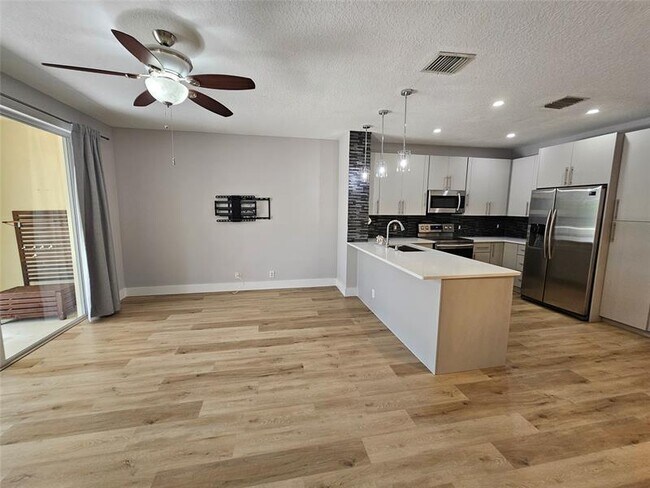 Building Photo - 9749 Porta Leona Ln