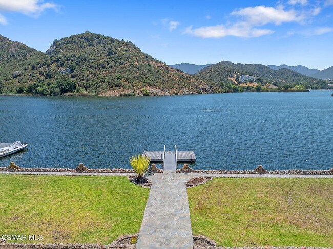 Foto del edificio - 800 Lake Sherwood Dr