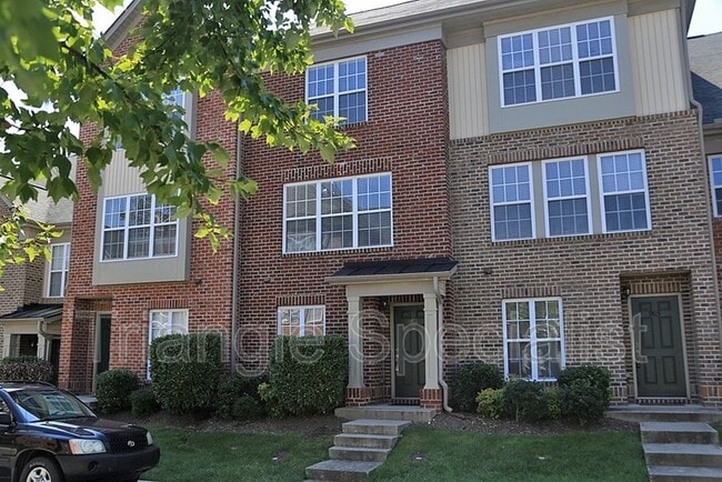 Building Photo - 9811 Cicero Dr