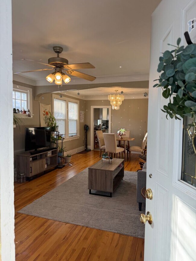 Foto del edificio - AVAILABLE JUNE - Beautiful 4 Bed 1 Bath Near UMD