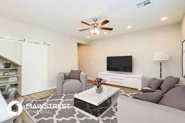 Building Photo - 1119 S Stapley Dr