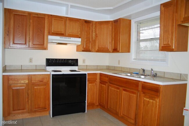 Building Photo - 3 br, 1 bath House - 1005 Debra Dr