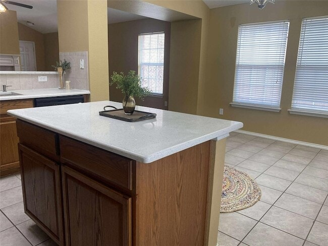 Building Photo - 209 Moonlight Dr