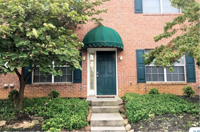 Photo - 10428 Victoria Dr Townhome