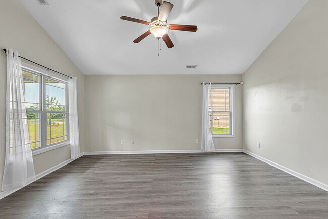 Foto del edificio - 283 Richlands Loop Rd