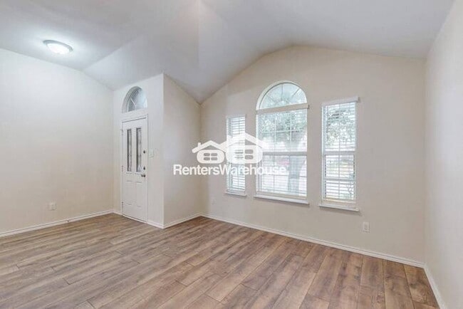 Foto del edificio - READY FOR MOVE-IN, 3-BEDROOM, 2-BATH HOME ...