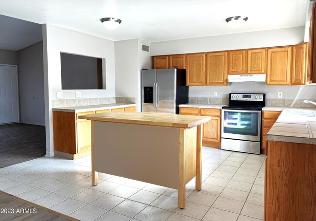 Building Photo - 8707 W Ironwood Dr